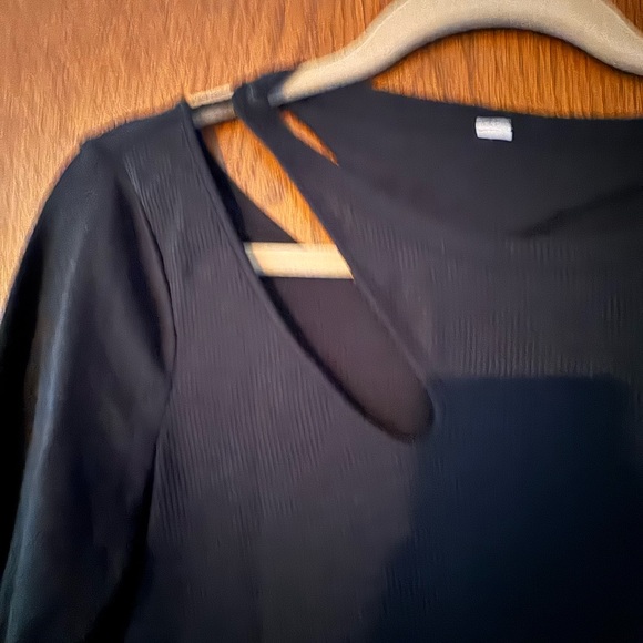 ALO peak long sleeve - Picture 3 of 4